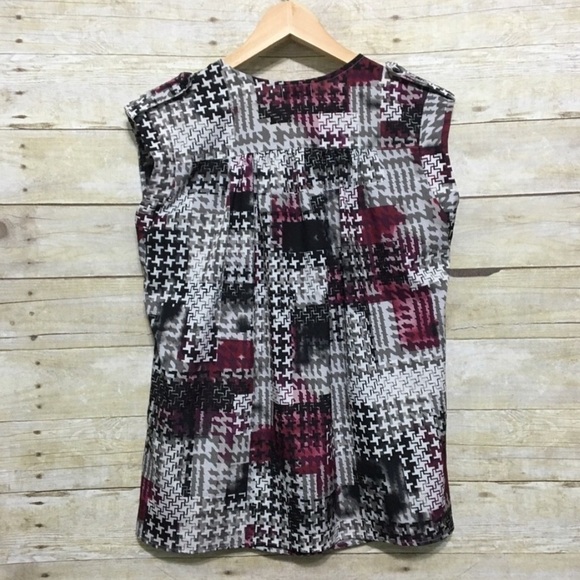 Vintage Tempted sleeveless printed v-neck blouse approximate size medium - Picture 3 of 3